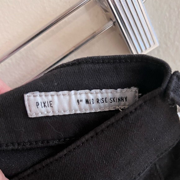 EDWIN 9” Mid Rise Pixie Black Jean NWT Size 24 - Picture 13 of 15